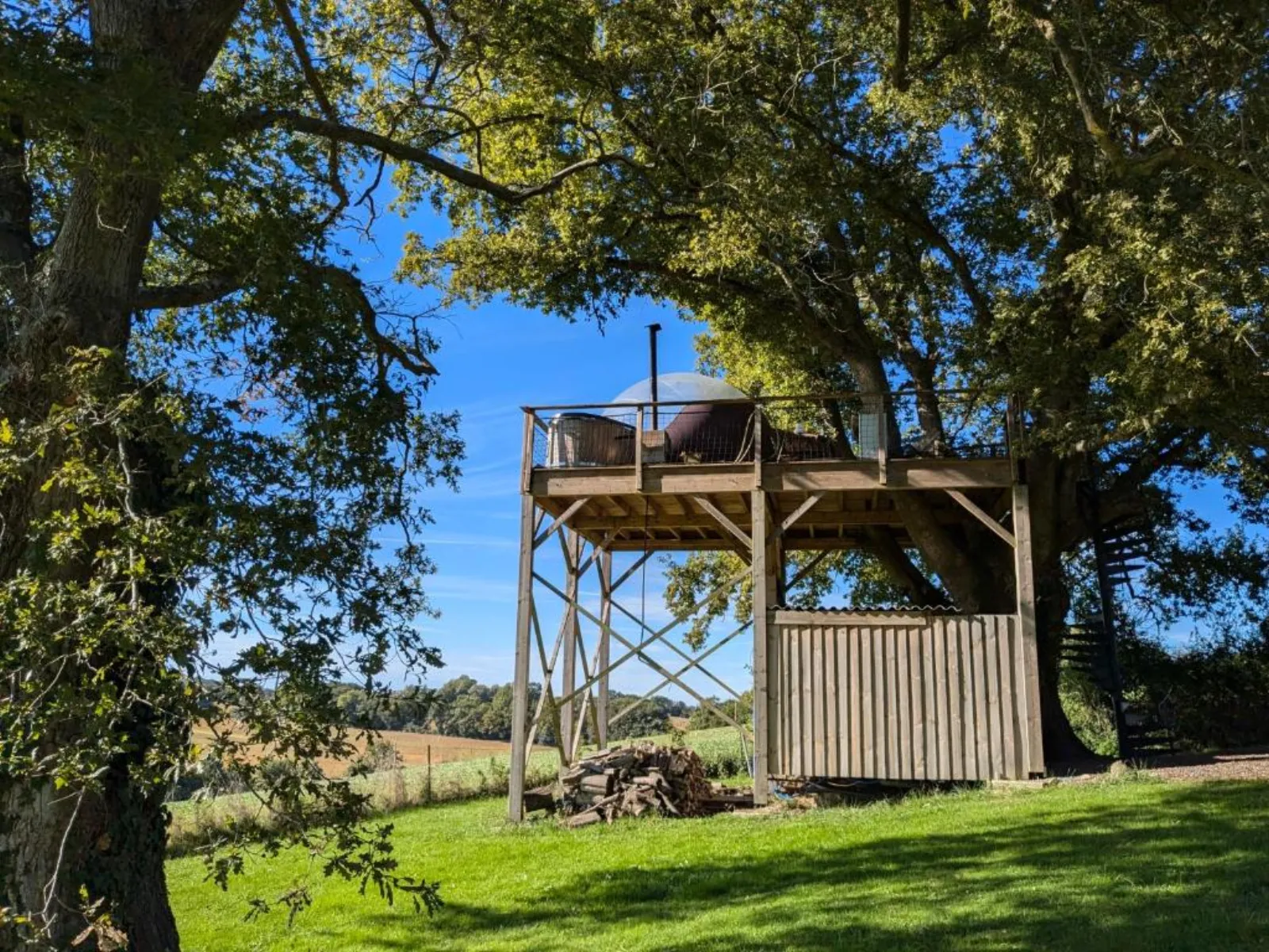 Les bulles perchées de Lartigue - bulles dans les arbres avec balnéo (Margouët-Meymès, Gers) - bulle à Margouët-Meymès, Gers