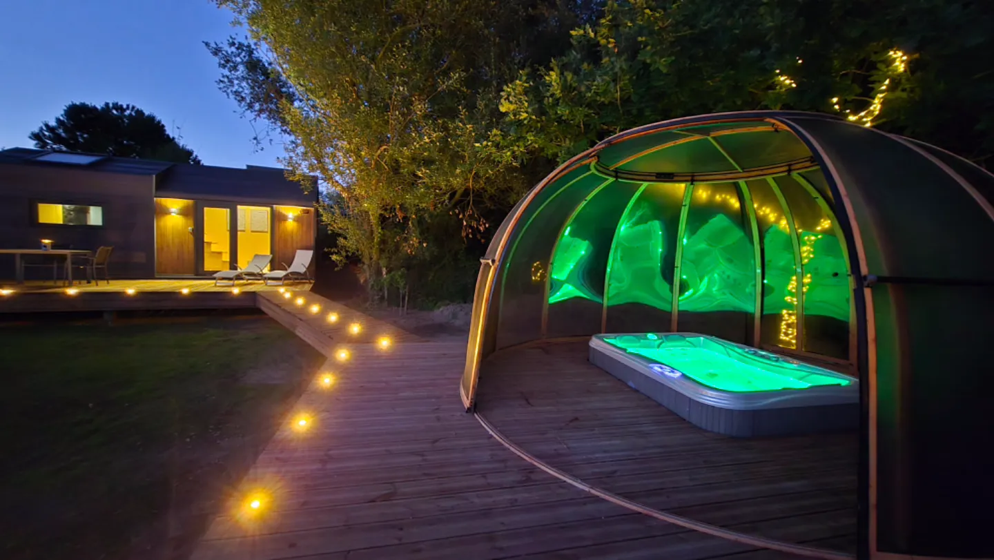 Tiny house dôme avec jacuzzi privatif en Bretagne (Yvias, Côtes-d'Armor) - dôme à Yvias, Côtes-d'Armor